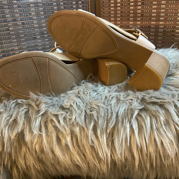 Franco Sarto Sandal - Picture 4 of 9